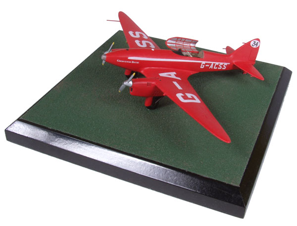 de Havilland DH 88 Comet 'Grosvenor House' 1/72 scale pewter limited edition aircraft model. The aircraft that won the London to Melbourne air race. Handmade by Staples and Vine Ltd.