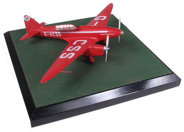 de Havilland DH 88 Comet 'Grosvenor House' 1/72 scale pewter limited edition aircraft model. The aircraft that won the London to Melbourne air race. Handmade by Staples and Vine Ltd.
