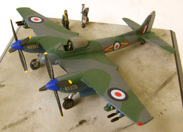 de Havilland Hornet F3 1/72 scale pewter limited edition aircraft model. Armed with rockets and bombs. Handmade by Staples and Vine Ltd.