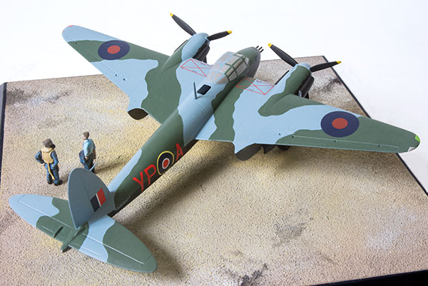 de Havilland Mosquito NF Mk II 1/72 scale limited edition pewter aircraft model. As flown inn the defence of Malta. Handmade by Staples and Vine Ltd.