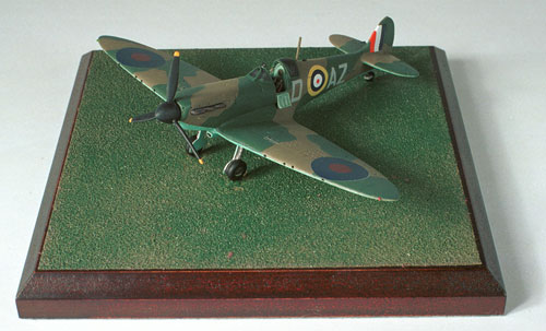 Supermarine Spitfire Mk I 1/72 scale pewter limited edition aircraft model as flown in the Battle of Britain by Bob Doe. Handmade by Staples and Vine Ltd.