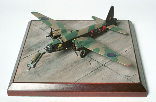 Vickers Wellington Mk III 1/144 scale pewter limited edition aircraft model. As flown with 150 Squadron RAF. Handmade by Staples and Vine ltd.